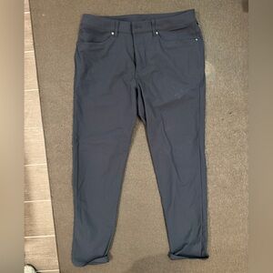 Mens lululemon 34/32 taper fit abc pant